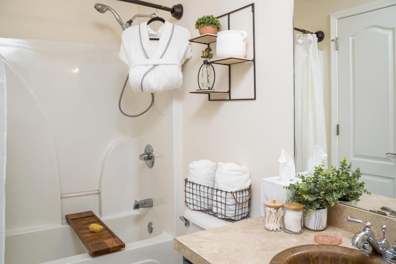 Luxe Quiet Townhouse W/parking/pool/by Dollywood Pigeon Forge